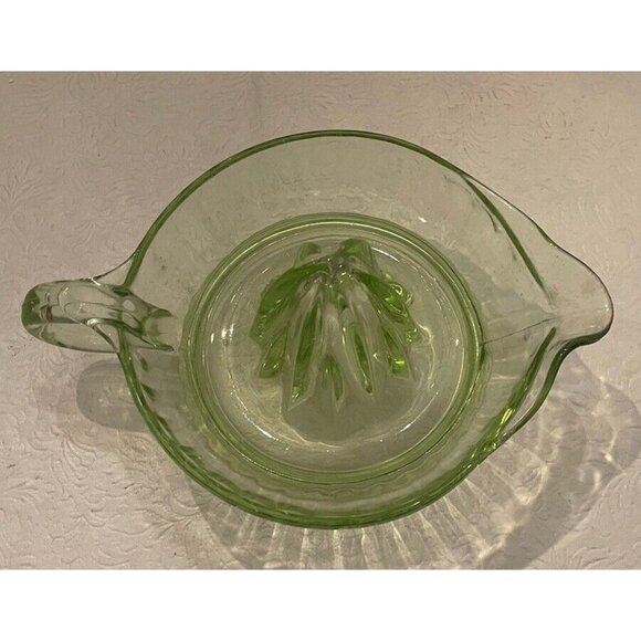Vintage Reamer Green Uranium Vaseline Glass Large Juicer 8.5” X 4” - Picture 4 of 9